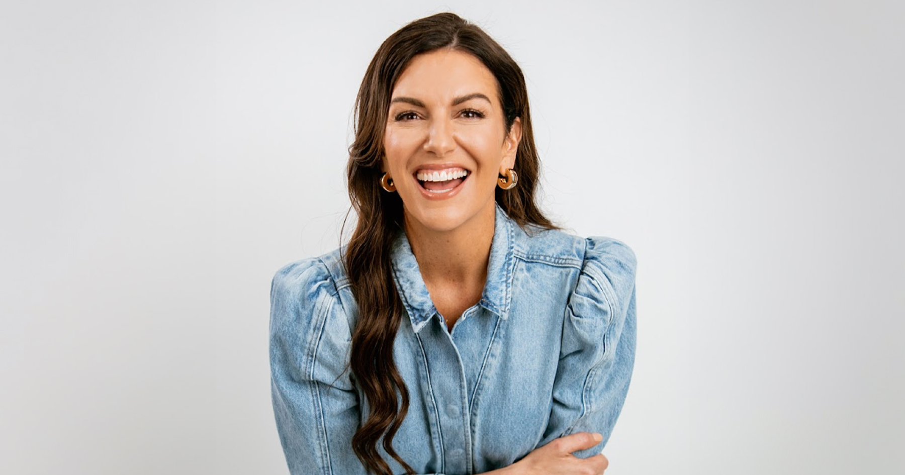 Landing Pages vs. Instagram DM Automation: Which one Made $1.4M for Amy Porterfield? Cover Image