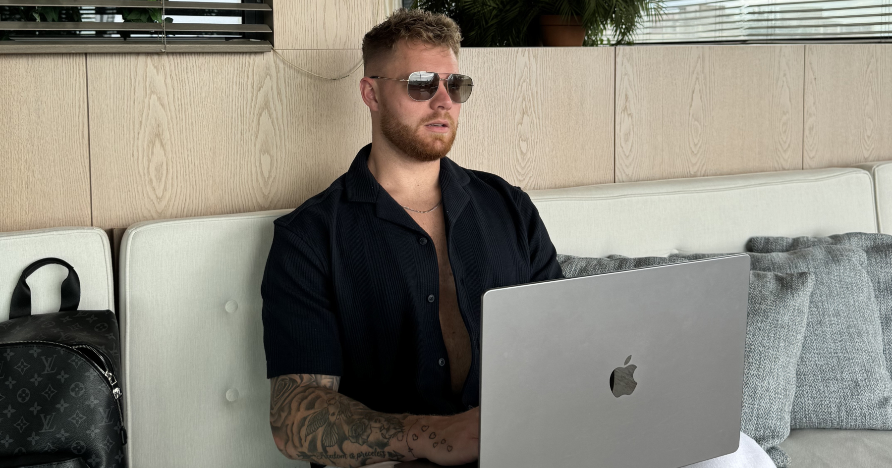 Manual Instagram DMs vs. Justin’s “Sticky Spider Web”: Which One Wins?