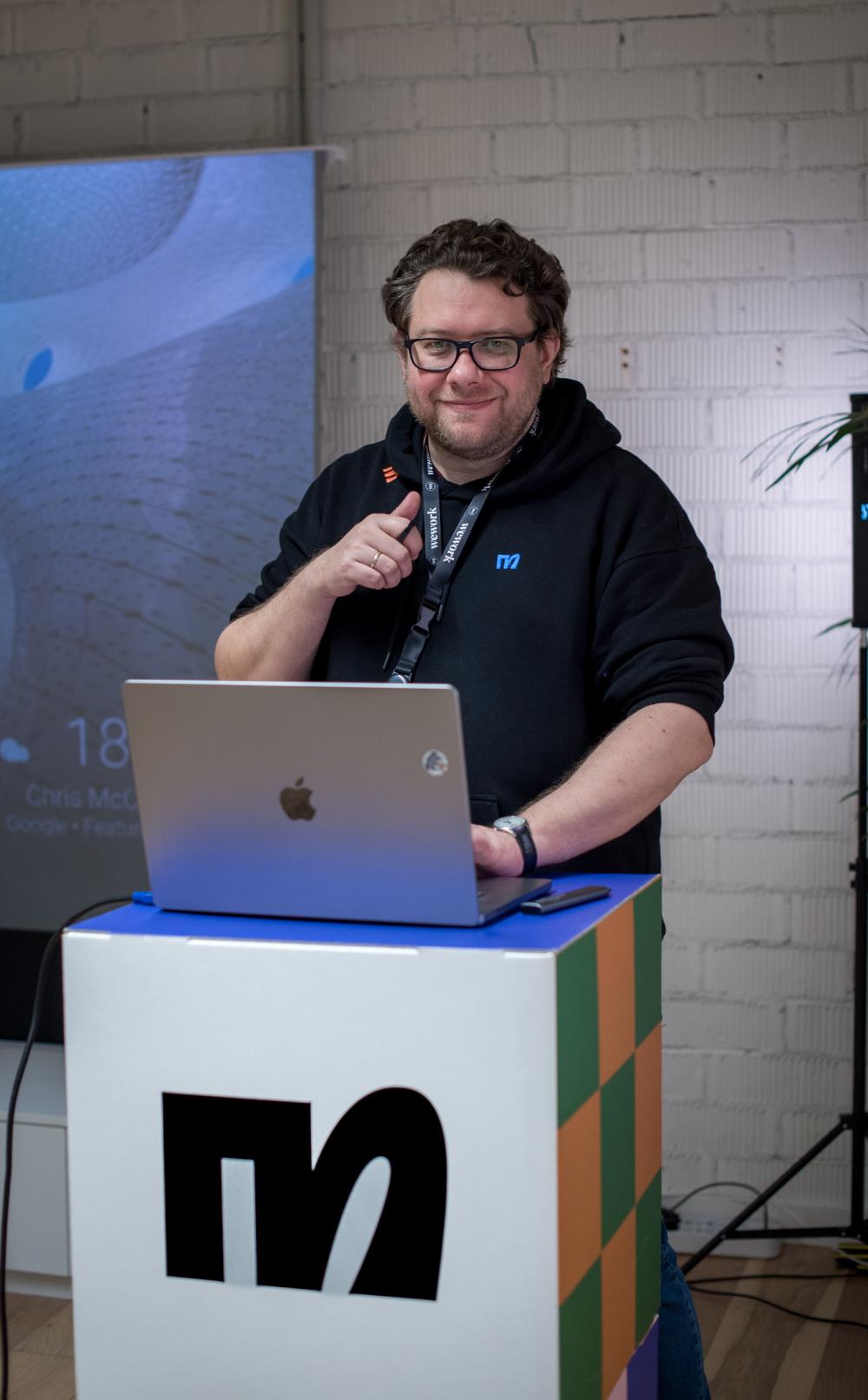https://mccdn.me/martcdn/careers-next/pages/team/engineering/impact/02.jpg