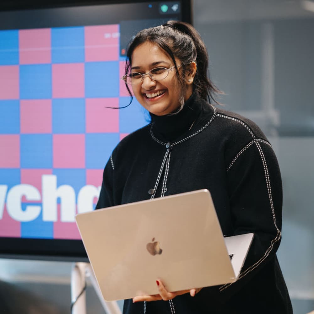 https://mccdn.me/martcdn/careers-next/pages/team/marketing/impact/01v2.jpg